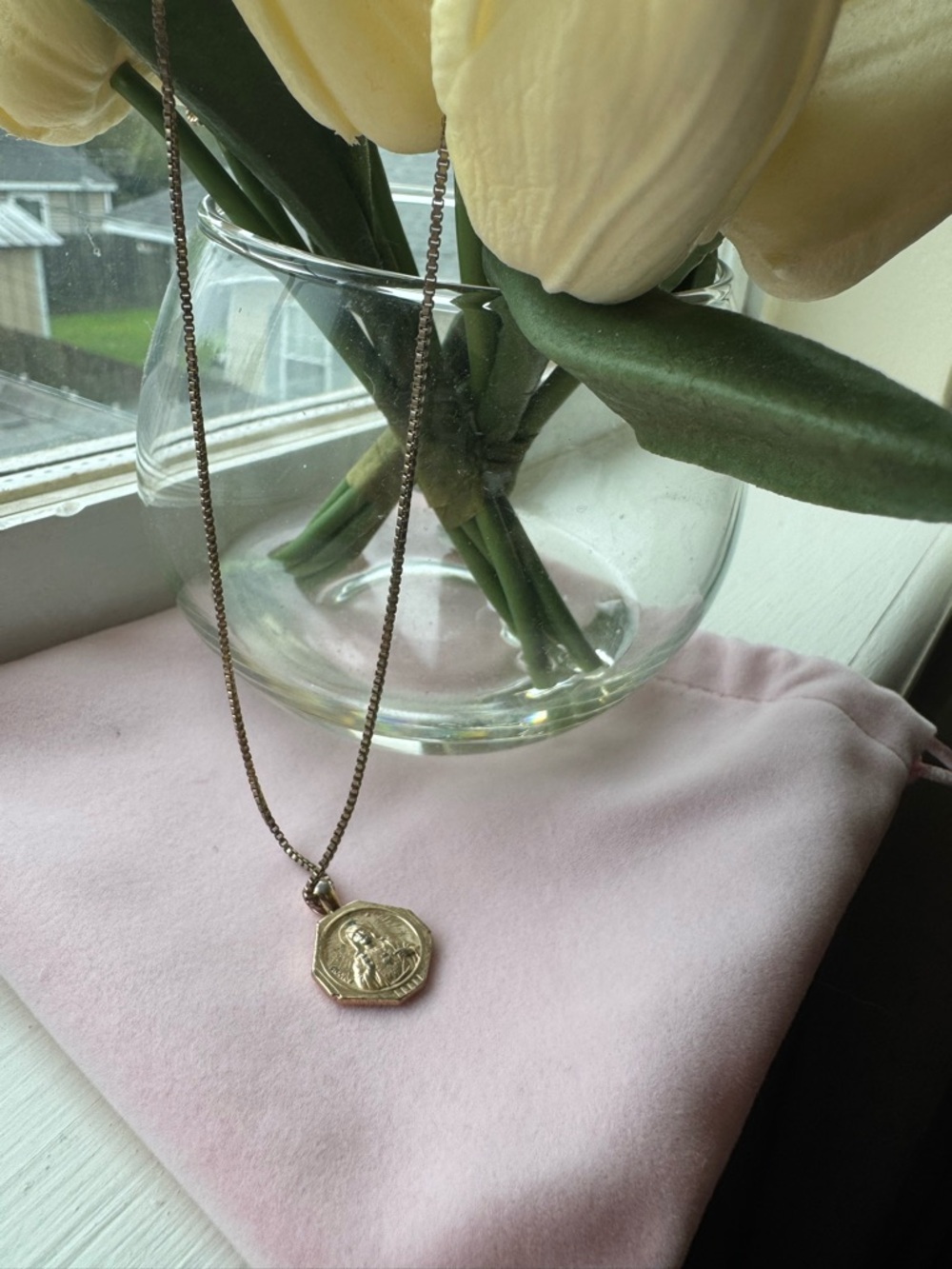 Gold Virgin Mary Medallion Necklace - Women Jewelry - Picture 3 of 6